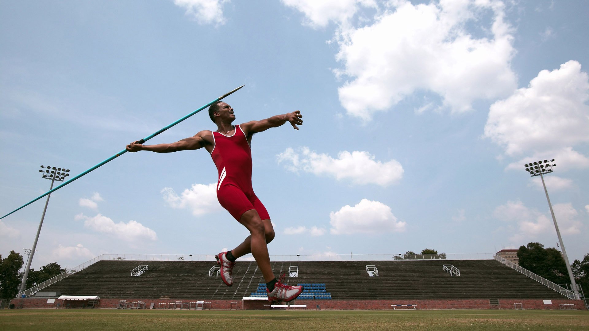 短道速滑训练画面曝光队内竞争激烈，短道速滑训练辛苦吗