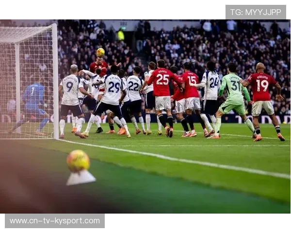 德里赫特防守卡位演练，头球争顶成为重点