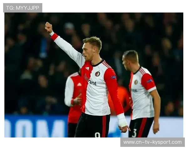 费耶诺德全力打造“左脚杀手”！边路冲击力十足的新星逐步崭露锋芒