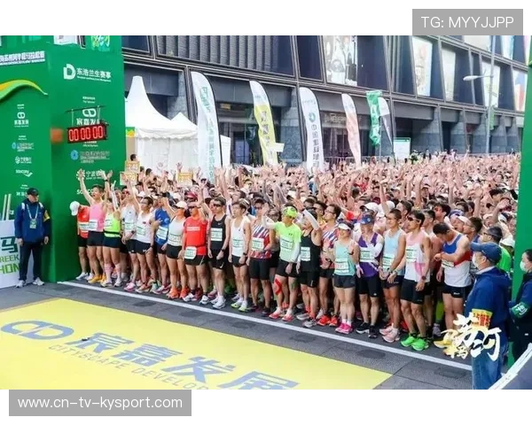 足球运动员参加马拉松为公益筹款，跨界魅力显现