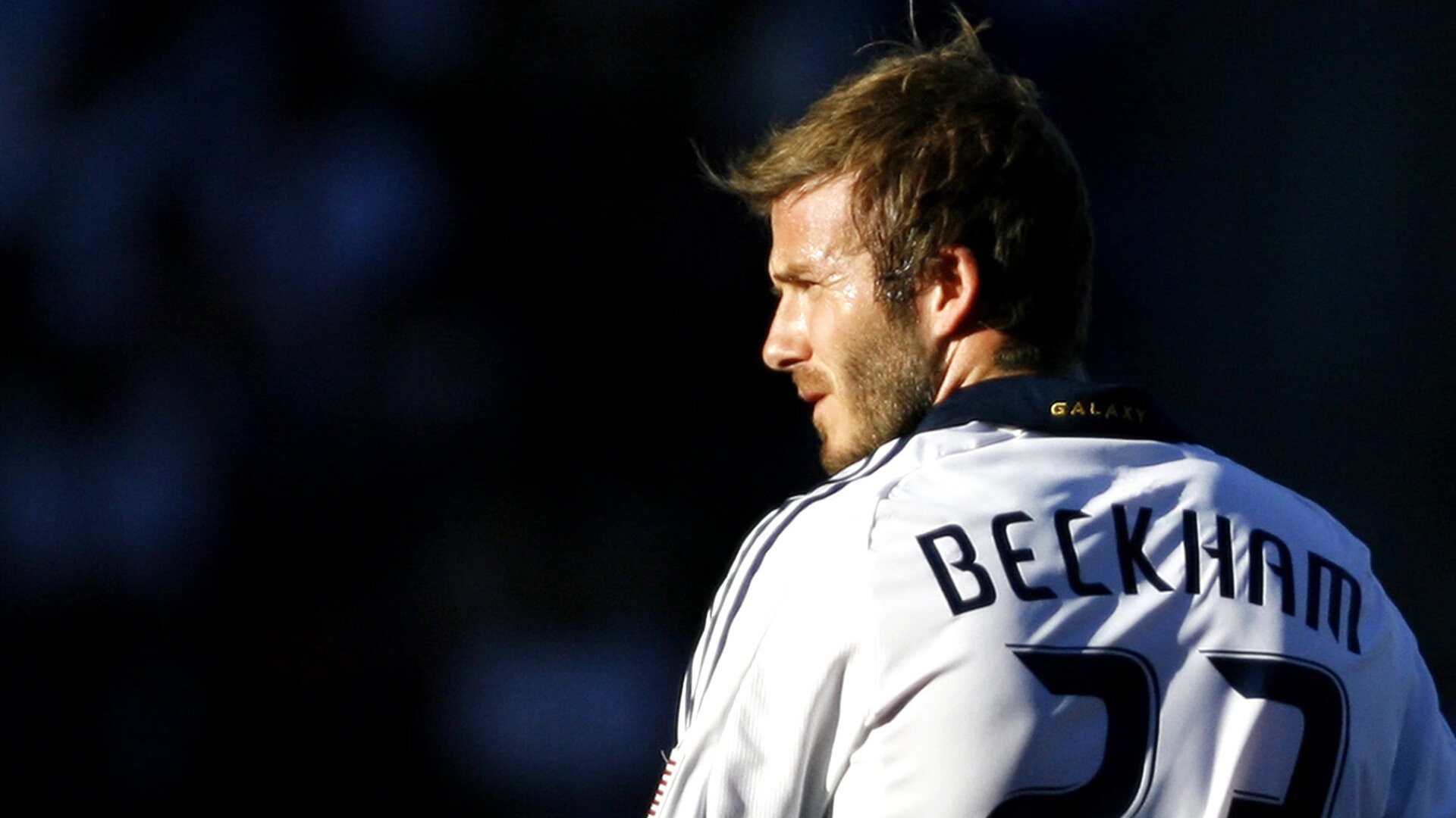 湖人队士气振奋，季后赛已是必争之地，湖人季后赛首轮出局